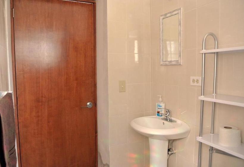 Bermejo Hostel & Backpackers