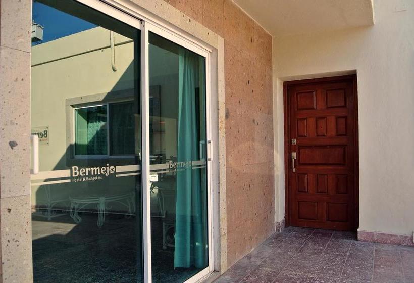 Bermejo Hostel & Backpackers