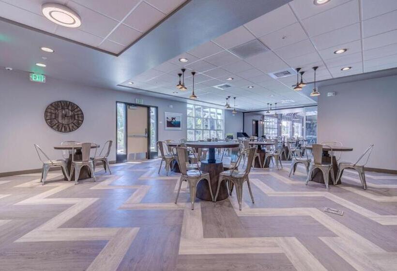 Hotel Peppertree Bend, Bw Premier Collection