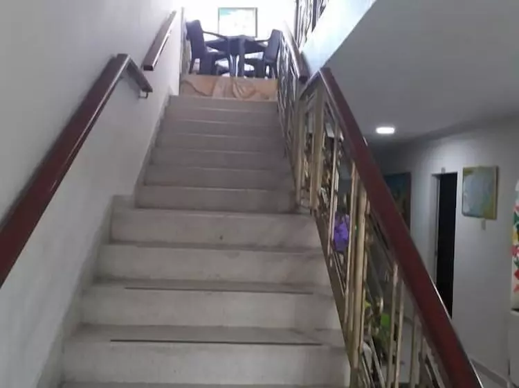 ホテル Granada Inn