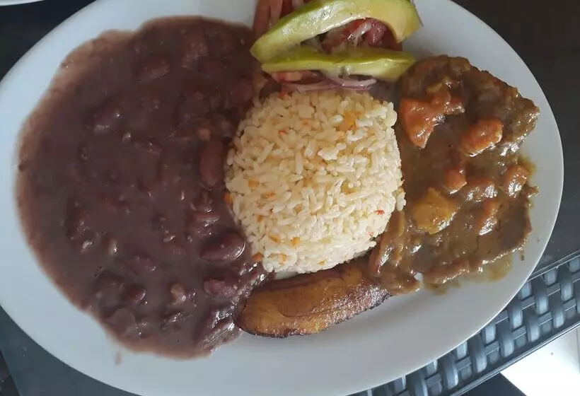 ホテル Granada Inn