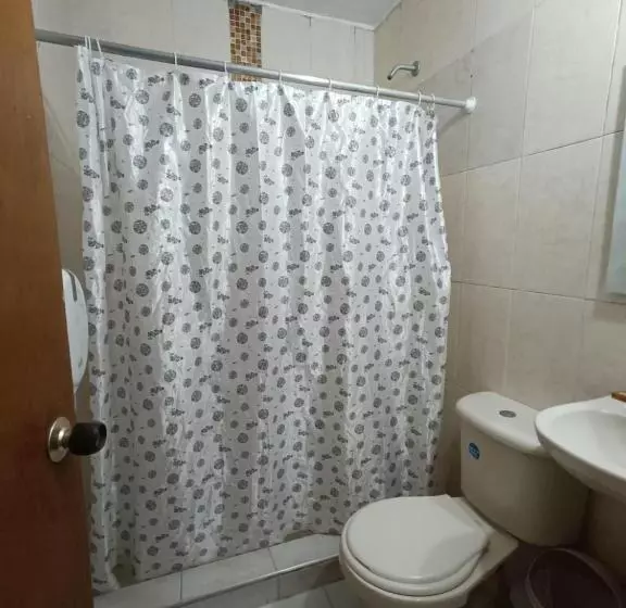 ホテル Granada Inn