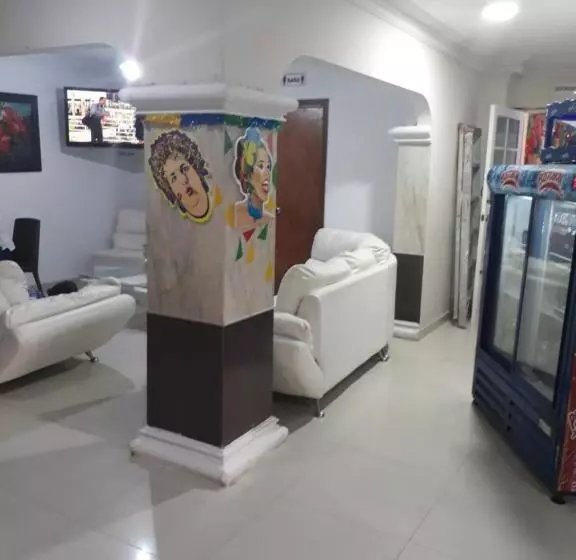 ホテル Granada Inn