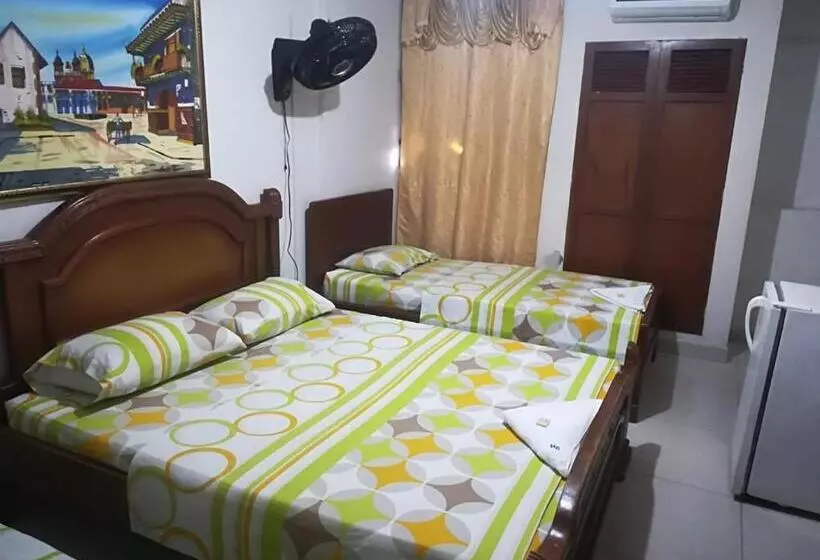 ホテル Granada Inn