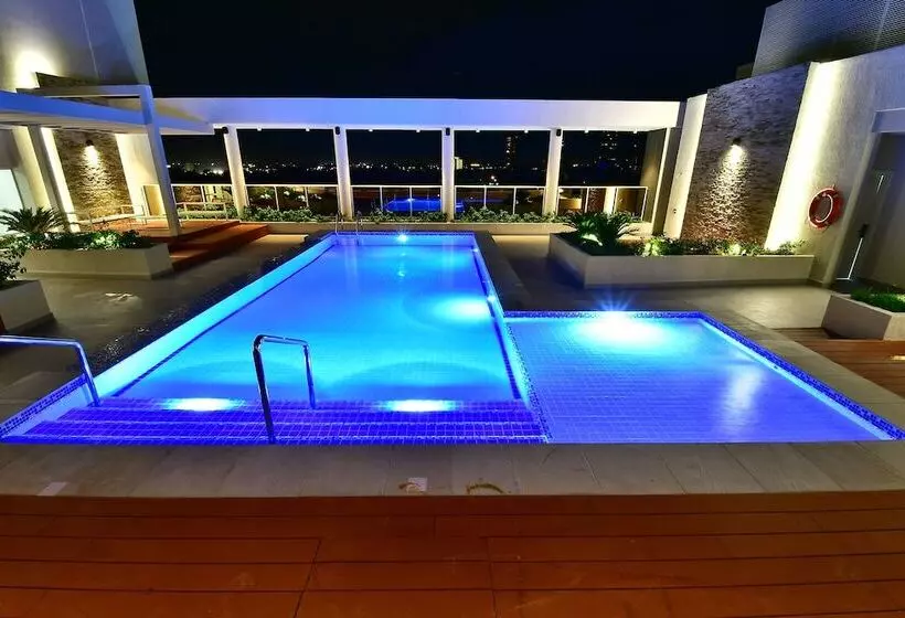 هتل Holiday Inn Express Asuncion Aviadores , An Ihg