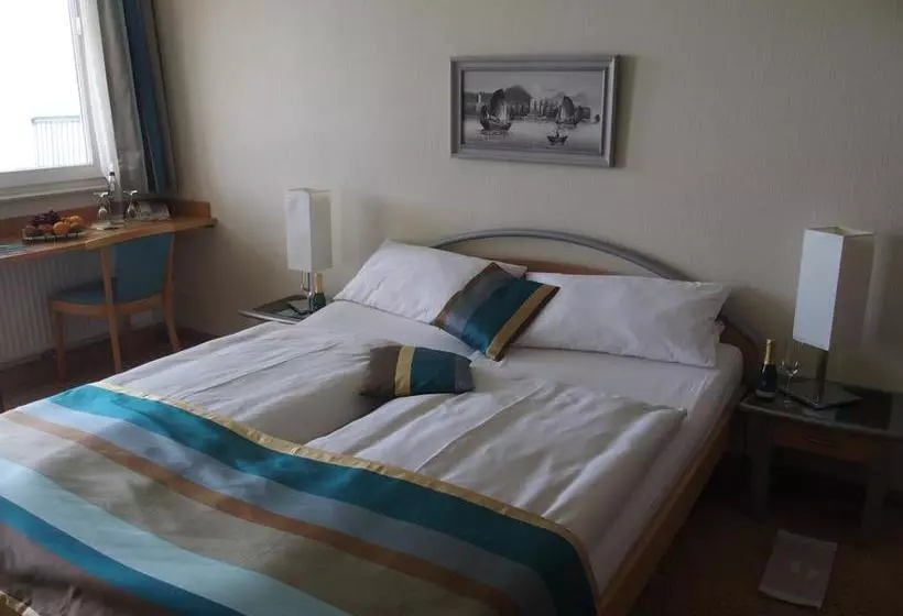 Hotel Pension Café Hasler