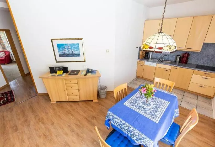 Hotel Pension Café Hasler
