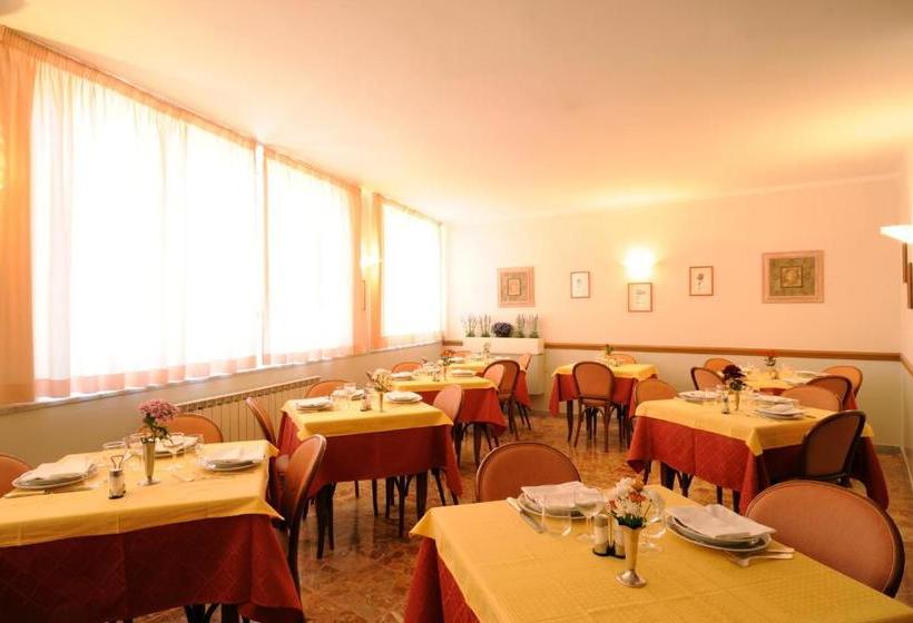 בית מלון כפרי Tritone