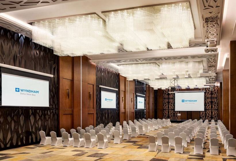Отель Wyndham Doha West Bay
