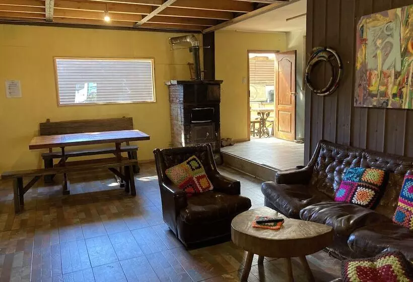 Willhouse Hostel