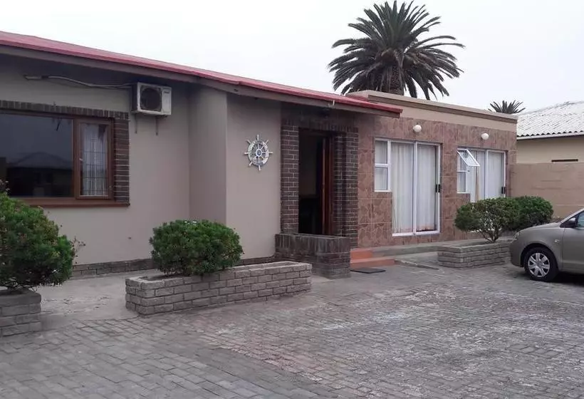 هاستل Skippers Backpackers Cc