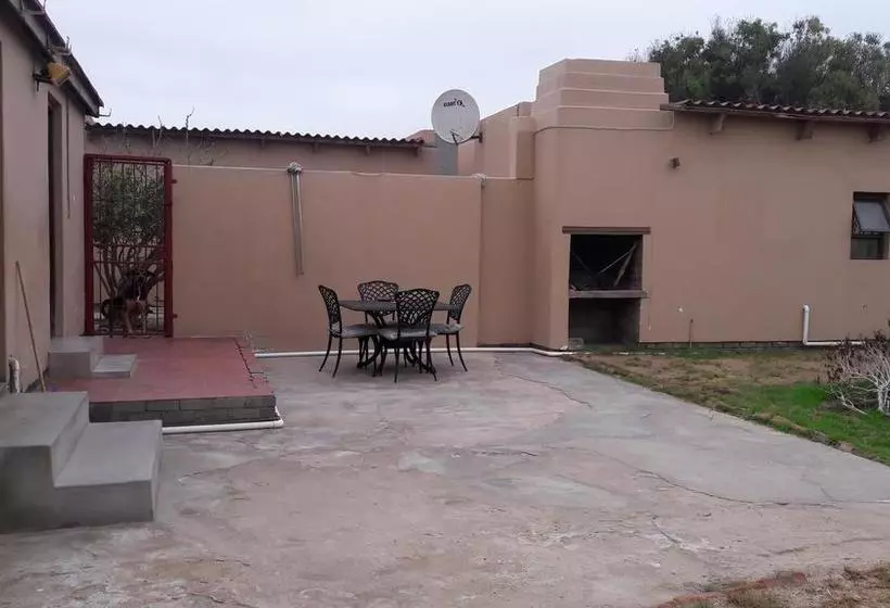 هاستل Skippers Backpackers Cc