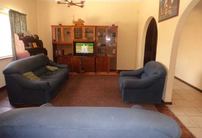 هاستل Skippers Backpackers Cc