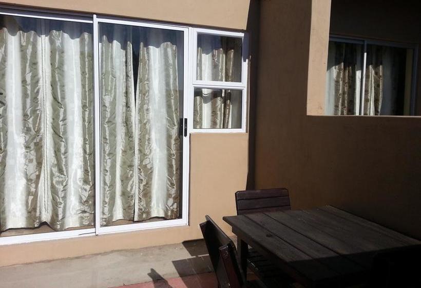 هاستل Skippers Backpackers Cc