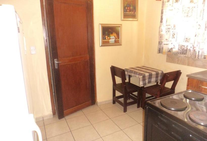 هاستل Skippers Backpackers Cc