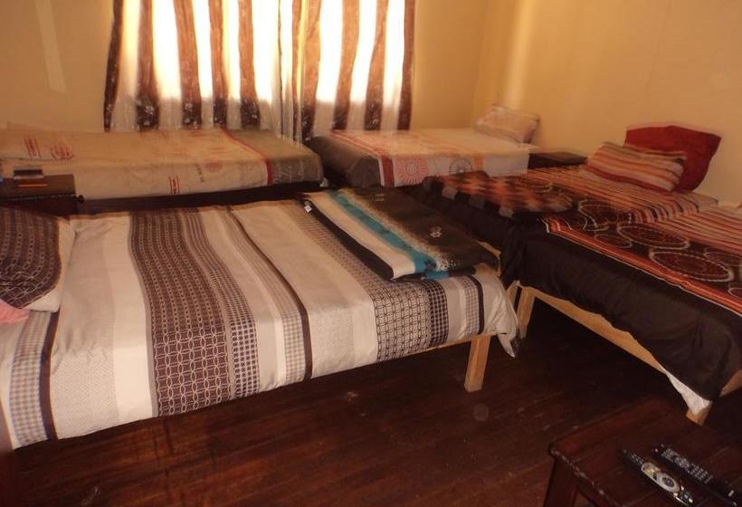 هاستل Skippers Backpackers Cc