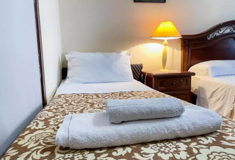 Aamiaismajoitus (B&B) Dolmen House