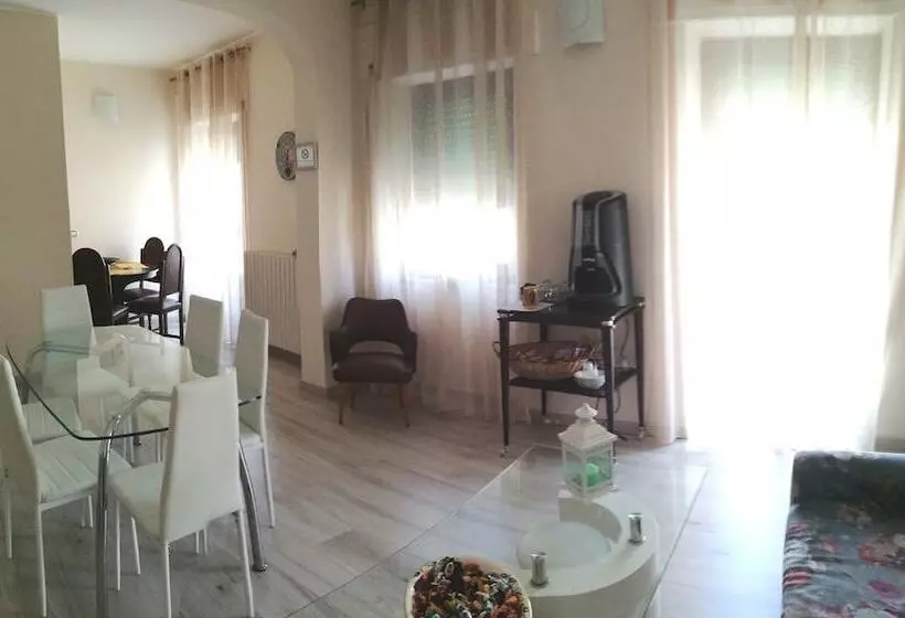 Aamiaismajoitus (B&B) Donna Melina