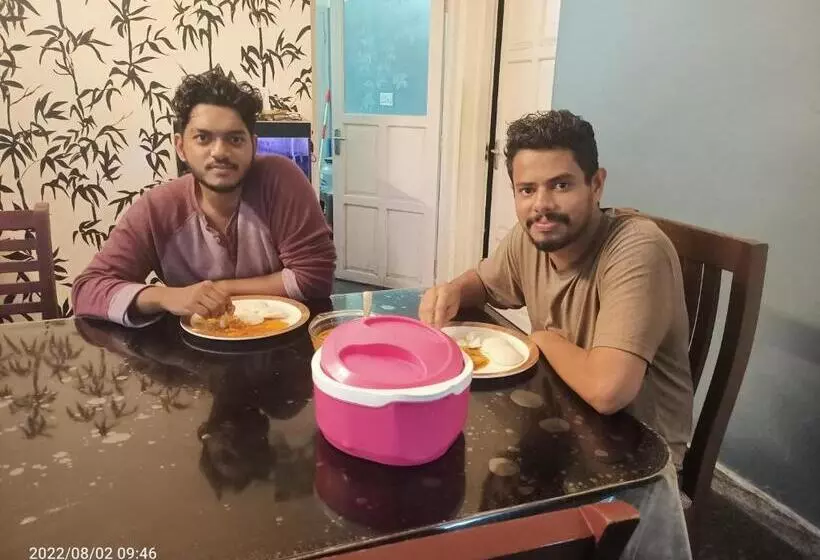 تختخواب و صبحانه Janatha Homestay