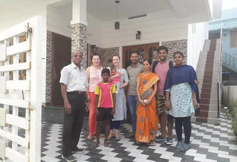 تختخواب و صبحانه Janatha Homestay