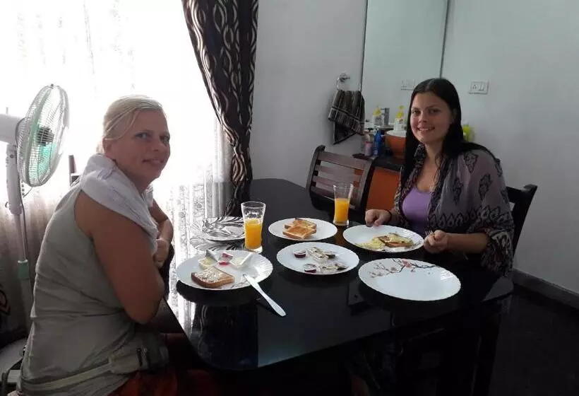 تختخواب و صبحانه Janatha Homestay