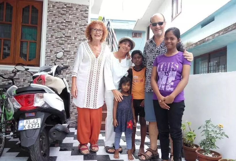 تختخواب و صبحانه Janatha Homestay