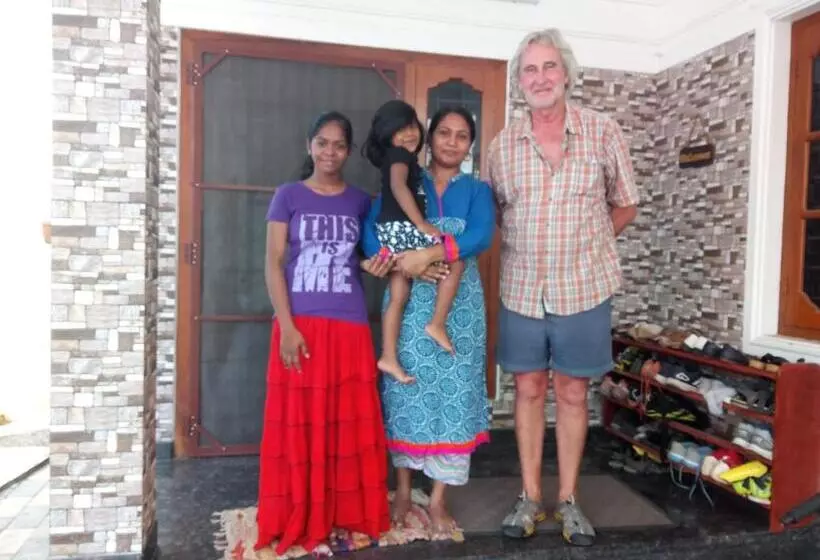 تختخواب و صبحانه Janatha Homestay