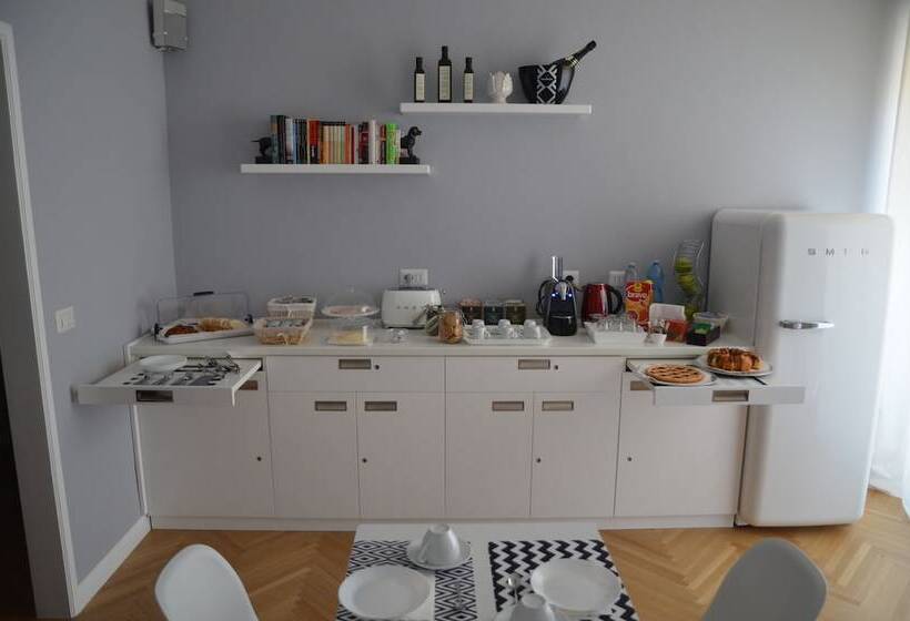 تختخواب و صبحانه Room 56