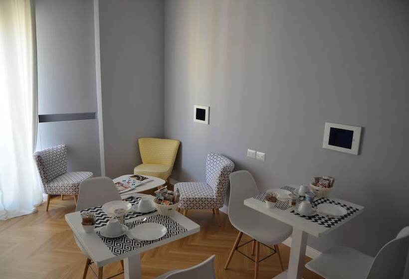 تختخواب و صبحانه Room 56