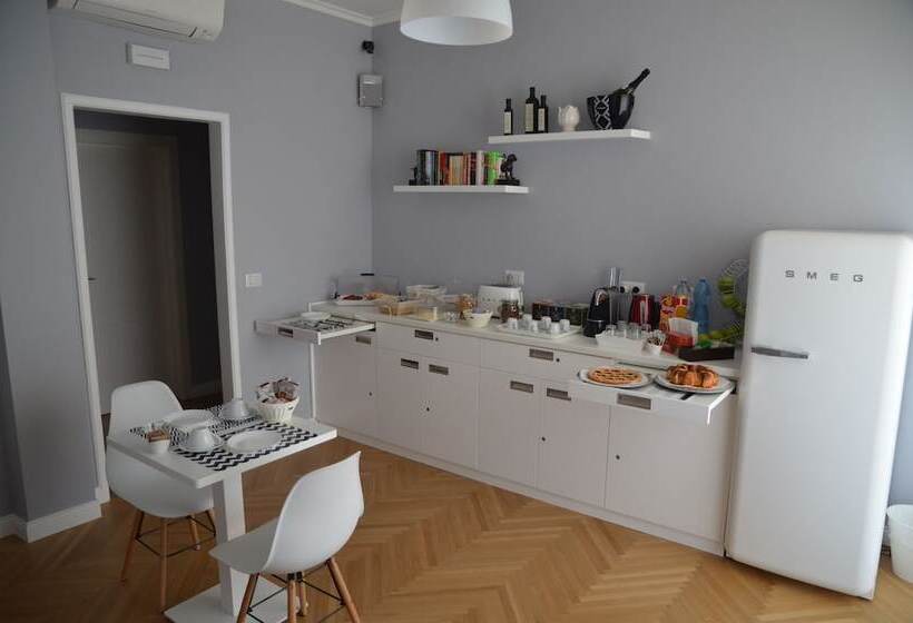 تختخواب و صبحانه Room 56