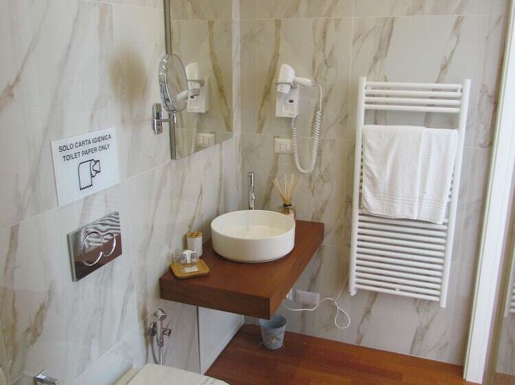 تختخواب و صبحانه Room 56