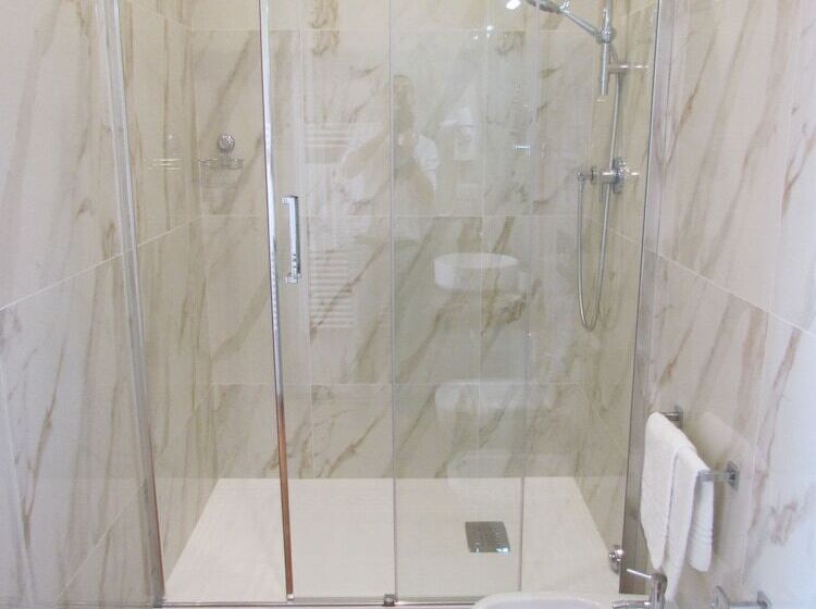 تختخواب و صبحانه Room 56