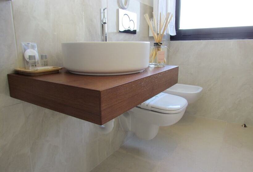 تختخواب و صبحانه Room 56