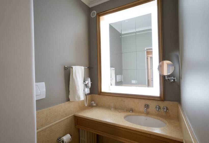 تختخواب و صبحانه Room 56