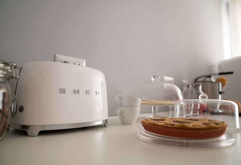 تختخواب و صبحانه Room 56