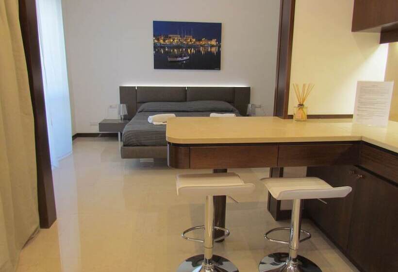 تختخواب و صبحانه Room 56