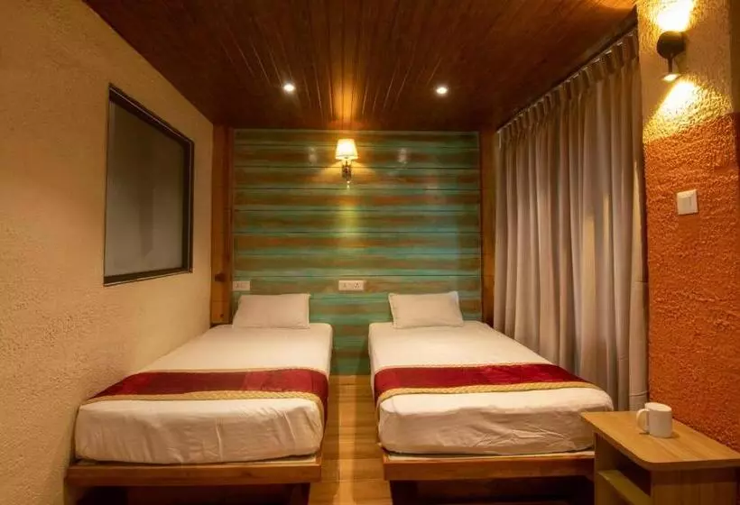Everest Manla Resort