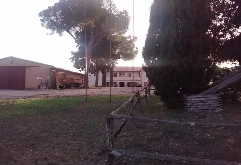 Hotelli Relais La Roccaccia Universita  Agraria