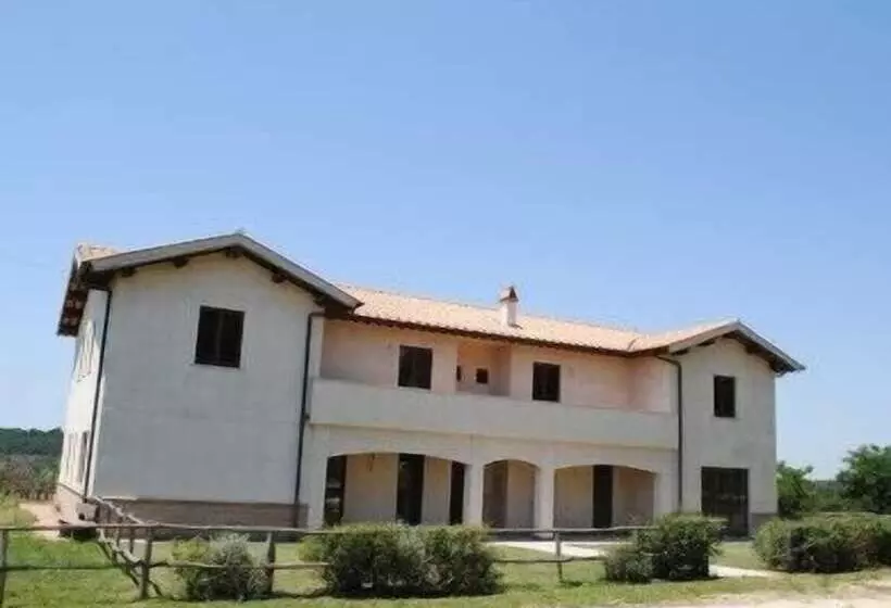 Hotelli Relais La Roccaccia Universita  Agraria