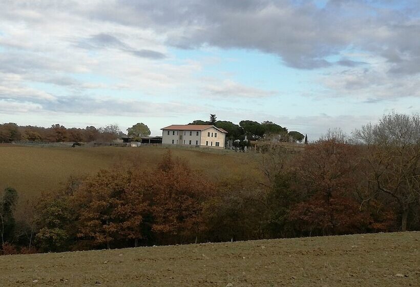 호텔 Relais La Roccaccia Universita Agraria