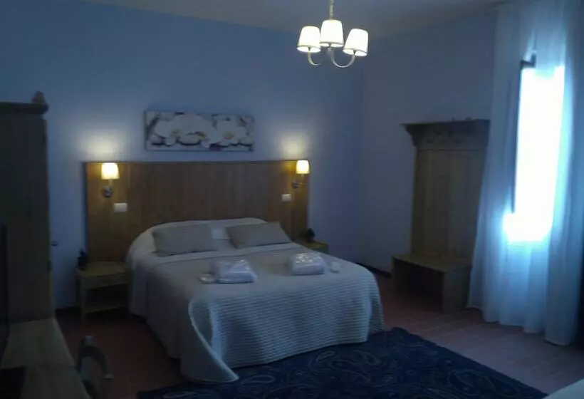 Hotelli Relais La Roccaccia Universita  Agraria