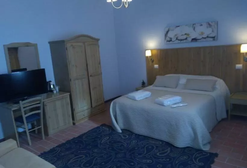 Hotelli Relais La Roccaccia Universita  Agraria