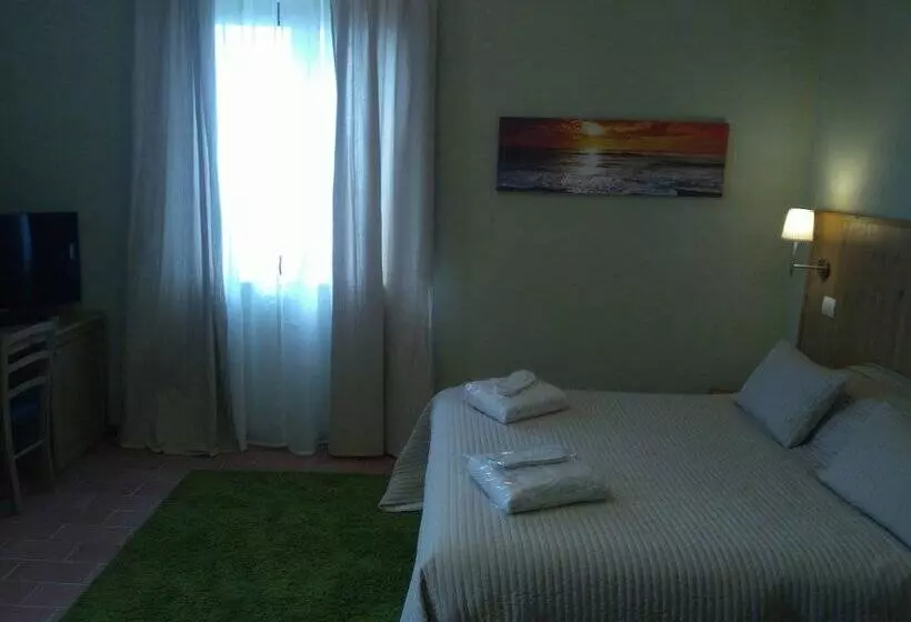 Hotelli Relais La Roccaccia Universita  Agraria