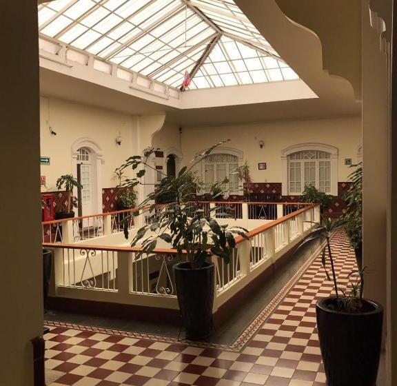 Отель De Los Baños