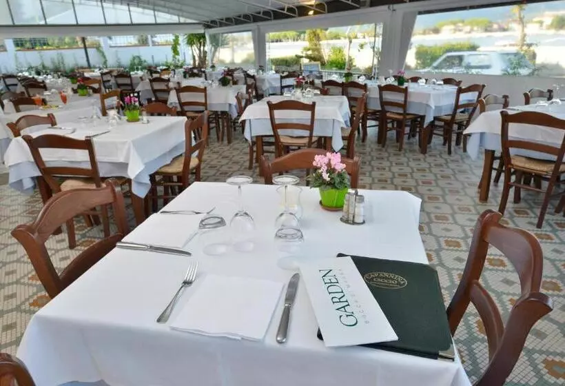 ホテル Garden Bocca Di Magra