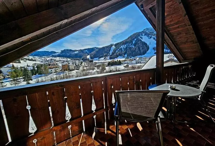 هتل Mountain B&b   La Scalira