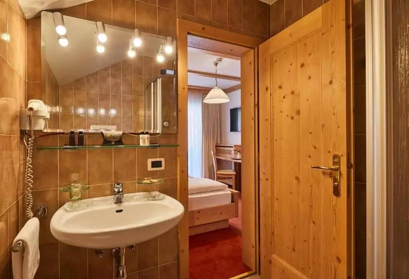 هتل Mountain B&b   La Scalira