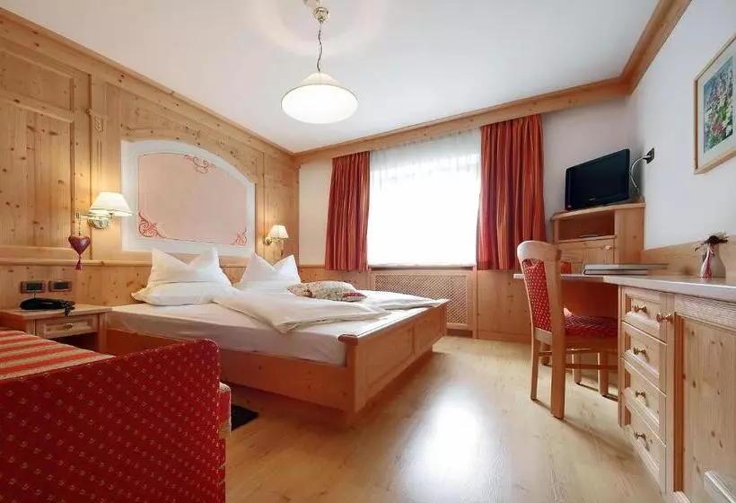 هتل Mountain B&b   La Scalira