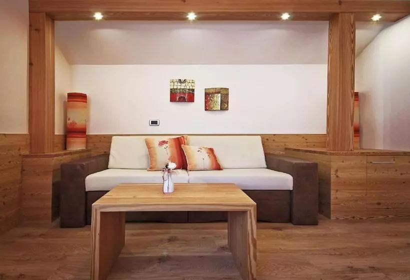 هتل Mountain B&b   La Scalira
