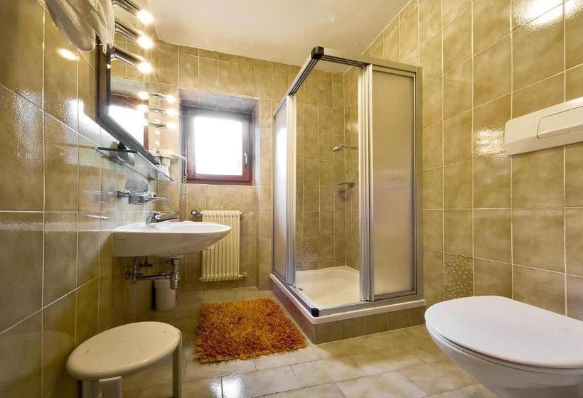 هتل Mountain B&b La Scalira